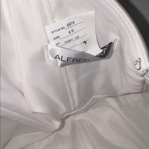 NEW Alfred Sung Strapless Ivory Satin Trumpet Gown SZ 6 - Picture 5 of 10